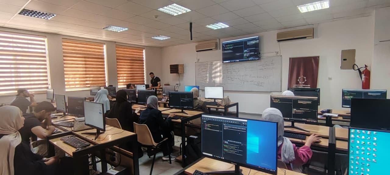 جامعة فيلادلفيا ومؤسسة ولي العهد تعقدان ورشة تدريبية في لغة بايثون